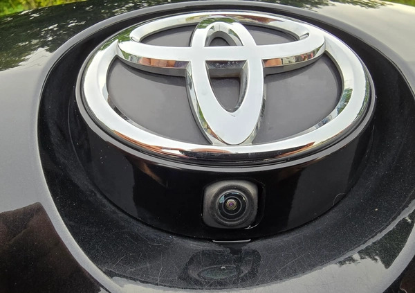 Toyota Corolla cena 65999 przebieg: 77456, rok produkcji 2019 z Brzeg małe 562